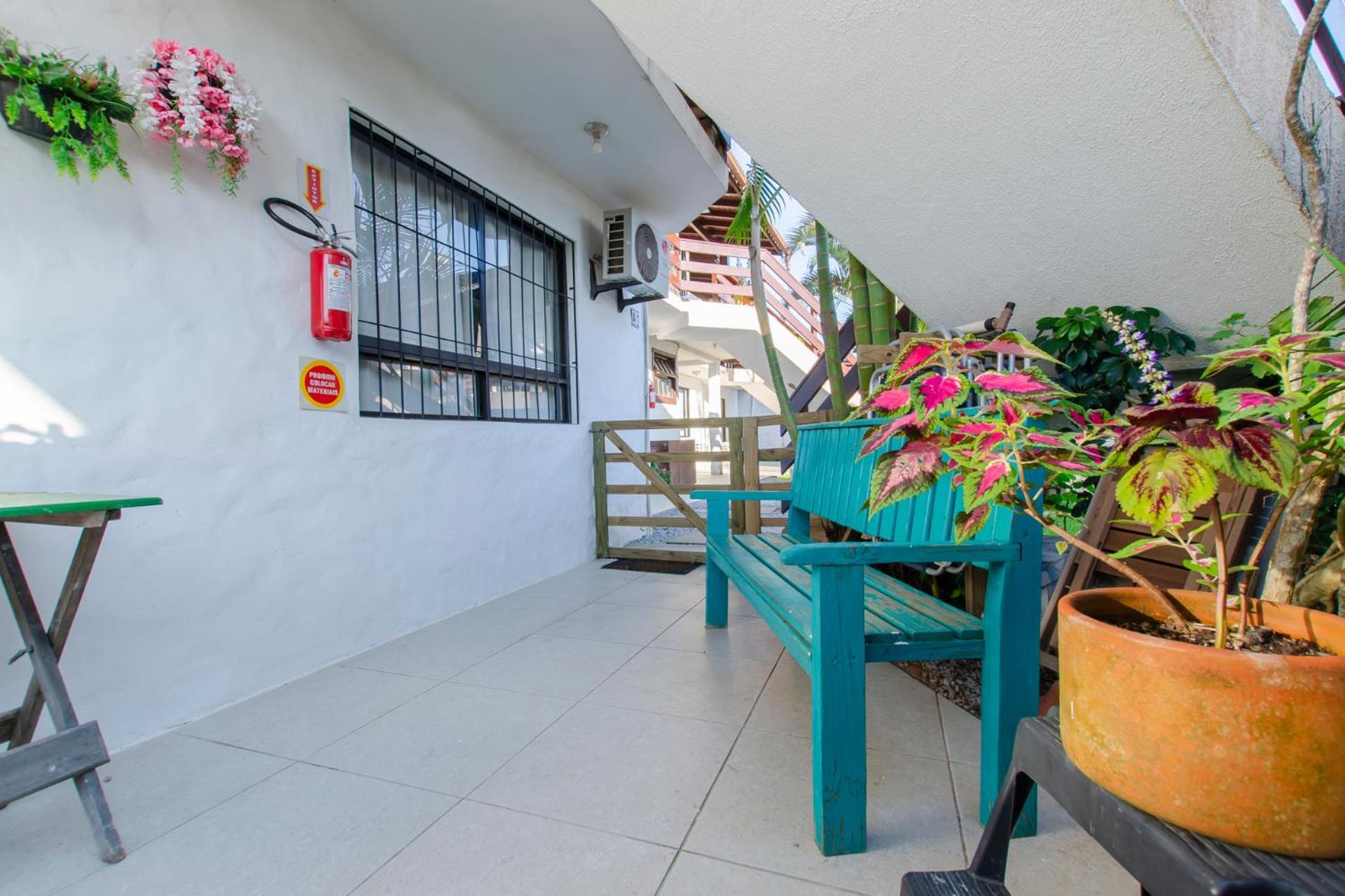 Apartamento pé na areia em condomínio com piscina N1298 Apartamento